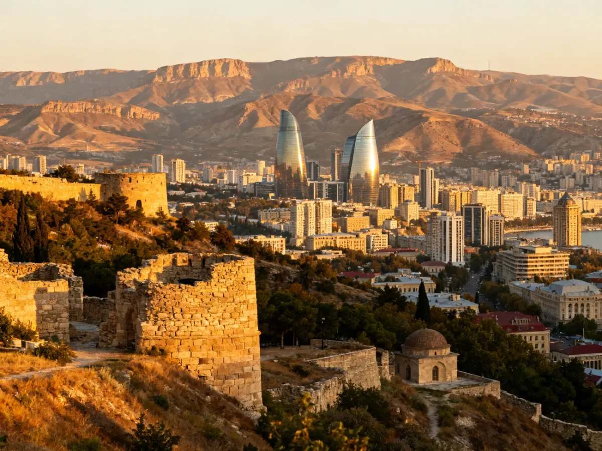 Panoramiczny widok Azerbejdżanu z Baku, Górami Kaukazu i surowym krajobrazem