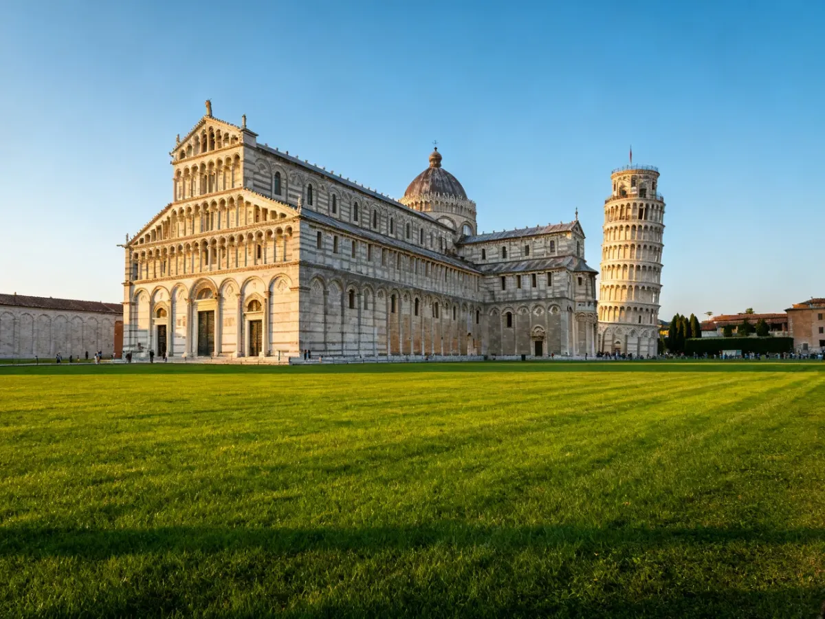 Piazza dei Miracoli z Krzywą Wieżą, katedrą i baptysterium w Pizie