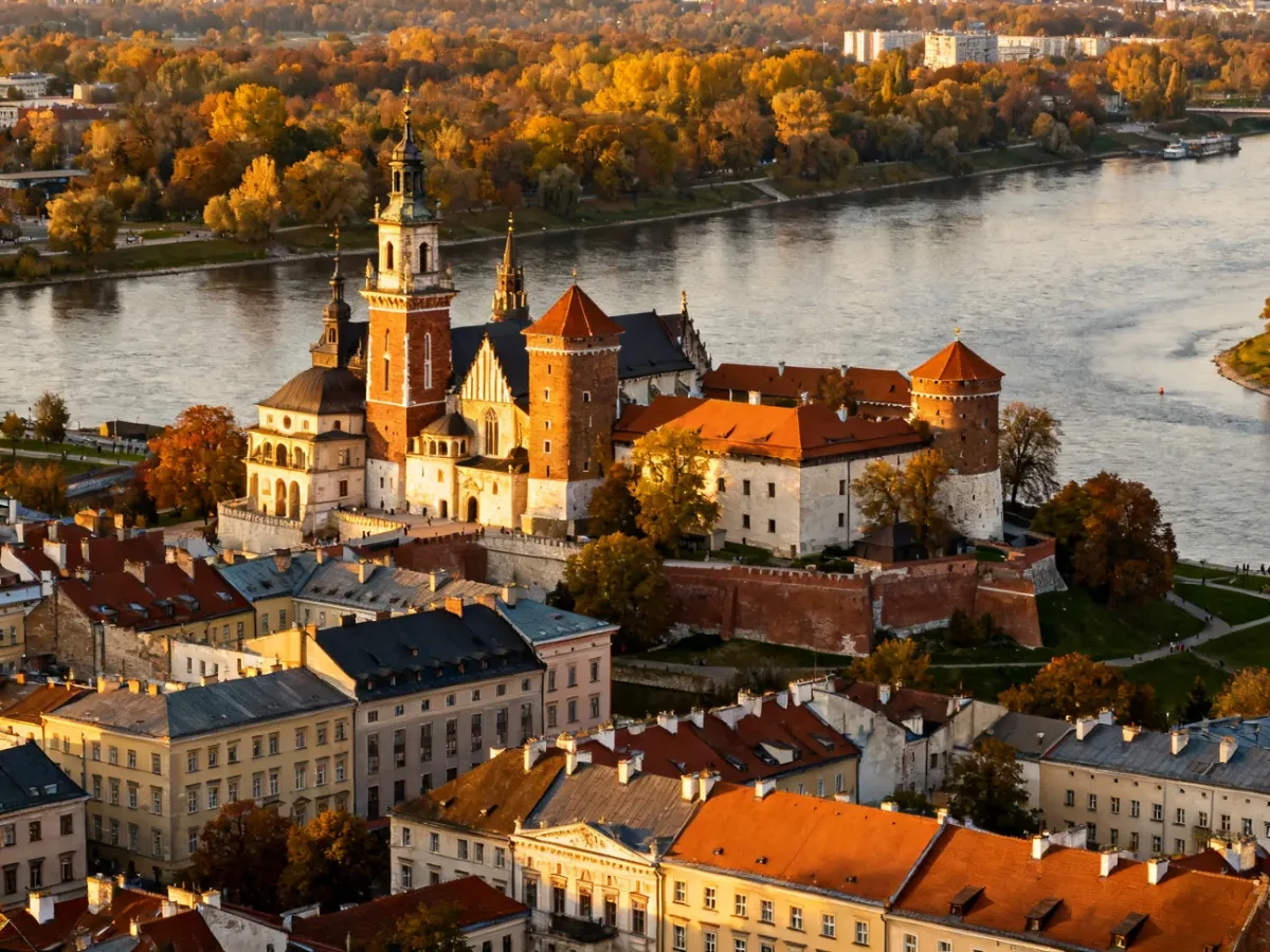 Panorama Krakowa z Wawelem i Starym Miastem nad Wisłą